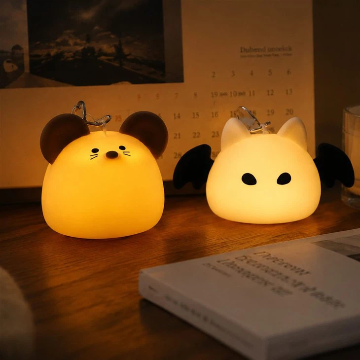 Mouse-and-Bat--Night-Lamp