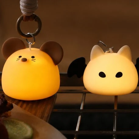 Mouse-and-Bat-Combination-Silicone-Night-Lamp3